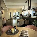 In De Witte Dame Bar Kitchen