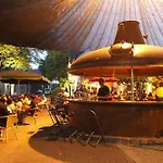 In De Witte Dame Bar Kitchen Hotell