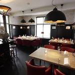 In De Witte Dame Bar Kitchen Hotell 4*