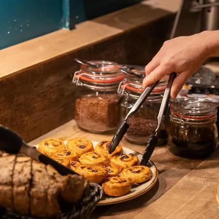 In De Witte Dame Bar Kitchen Grubbenvorst