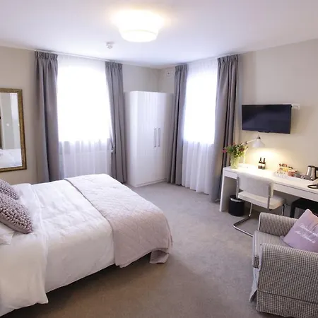 In De Witte Dame Bar Kitchen Hotel Grubbenvorst