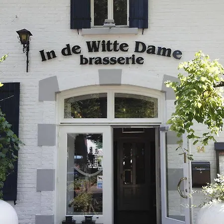 In De Witte Dame Bar Kitchen