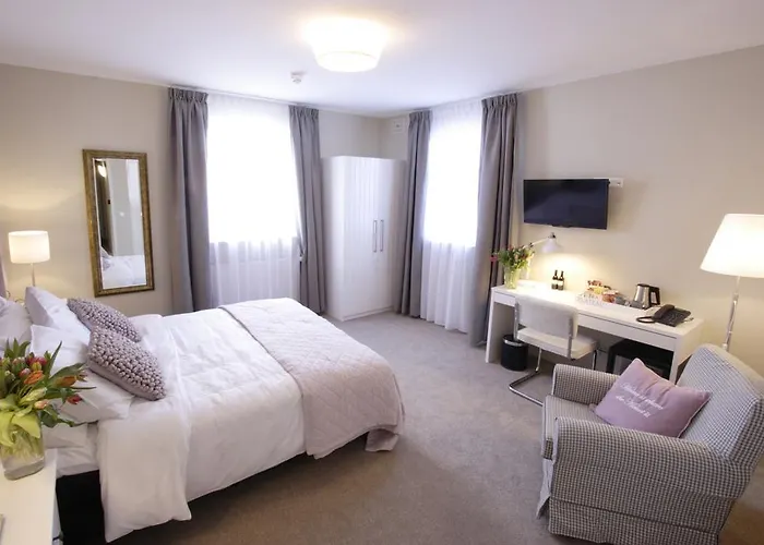 In De Witte Dame Bar Kitchen Hotel Grubbenvorst