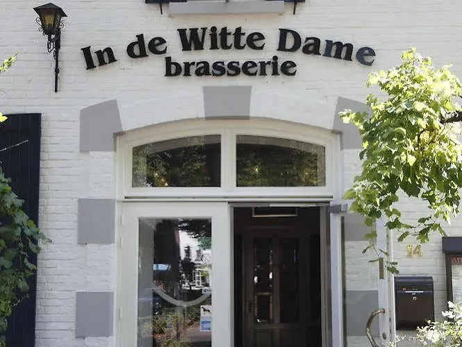 In De Witte Dame Bar Kitchen