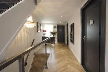 In De Witte Dame Bar Kitchen Hotel Grubbenvorst