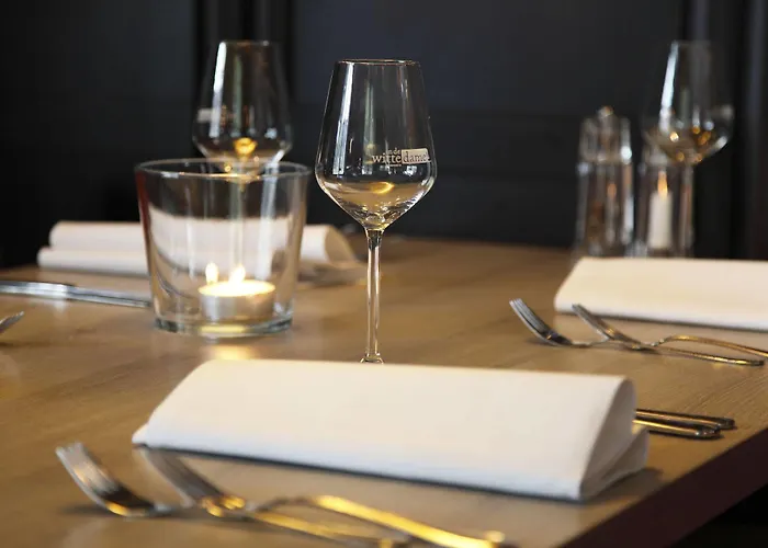 In De Witte Dame Bar Kitchen Hotel Grubbenvorst