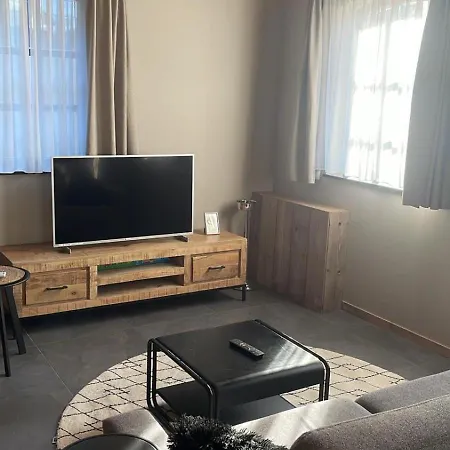 In De Witte Dame Bar Kitchen Hotel Grubbenvorst