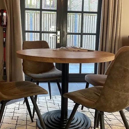 In De Witte Dame Bar Kitchen 4*