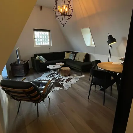 In De Witte Dame Bar Kitchen Hotel