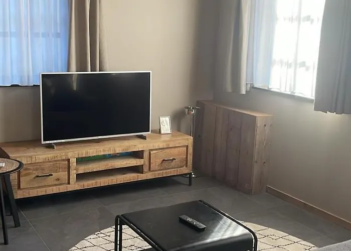 In De Witte Dame Bar Kitchen Hotel Grubbenvorst