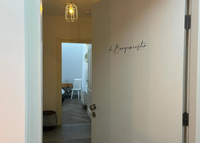 In De Witte Dame Bar Kitchen Hotel